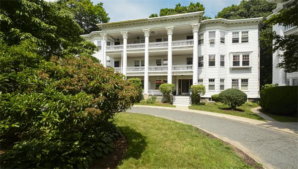 138 Middlesex Road, Unit 1 Newton, MA 02467 - Photo 1 of 20