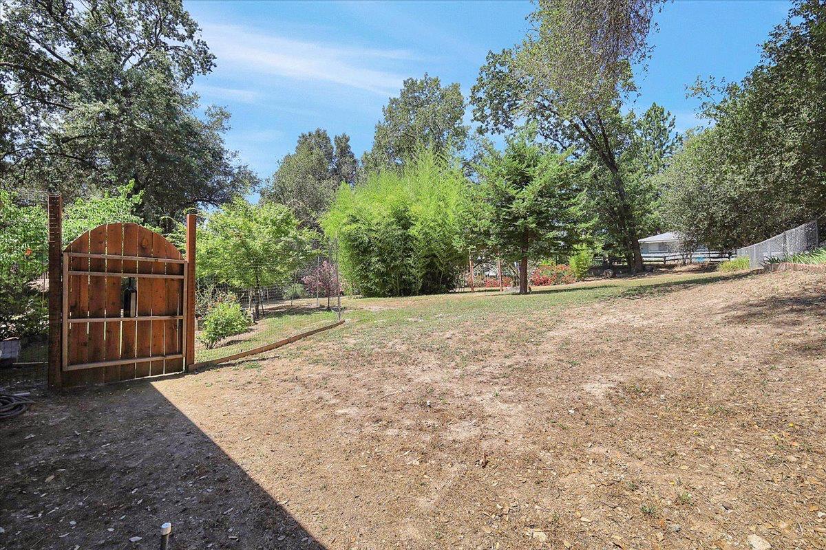 4550 South Point Road Diamond Springs, CA 95619 - Photo 33 of 37