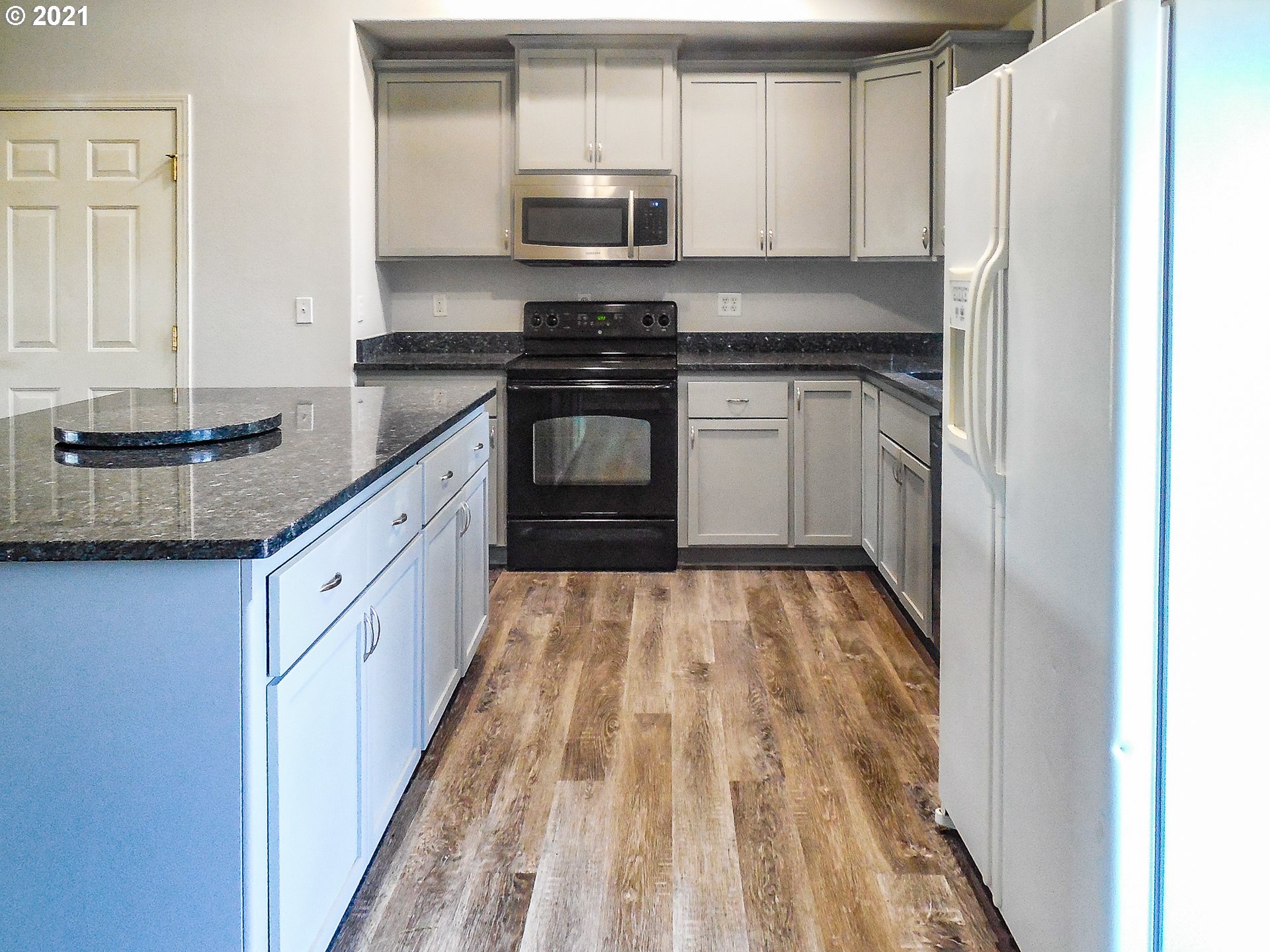 232 Northeast Rose Ridge Drive Winston, OR 97496 - Photo 5 of 29 Gallery Image 5