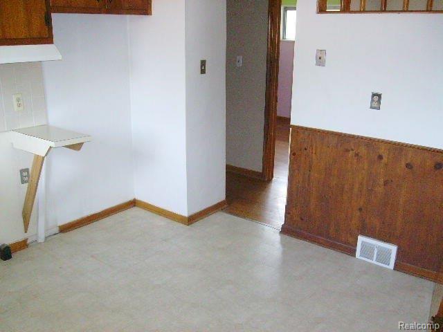 5211 East Thirteen Mile Road Warren, MI 48092 - Photo 8 of 17 PICT2248.JPG