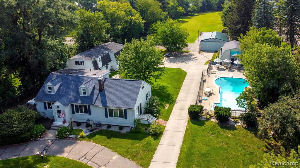 4209 Rural Street Waterford, MI 48329 - Photo 1 of 32 Gallery Image 1