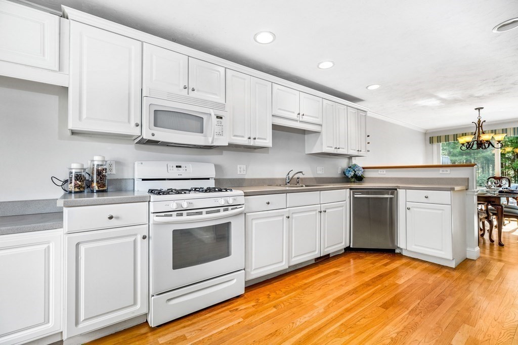 52 Bay Farm Road, Unit 52 Duxbury, MA 02332 - Photo 3 of 27 Gallery Image 3