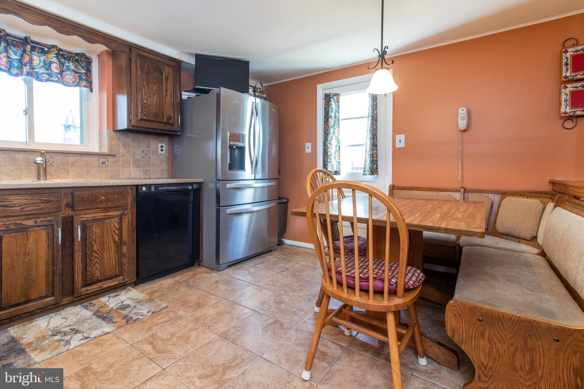 496 Maplewood Road Springfield, PA 19064 - Photo 12 of 35 Eat-in Kitchen