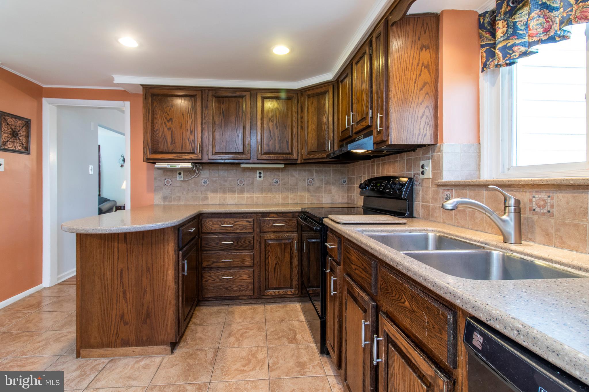 496 Maplewood Road Springfield, PA 19064 - Photo 13 of 35 Kitchen
