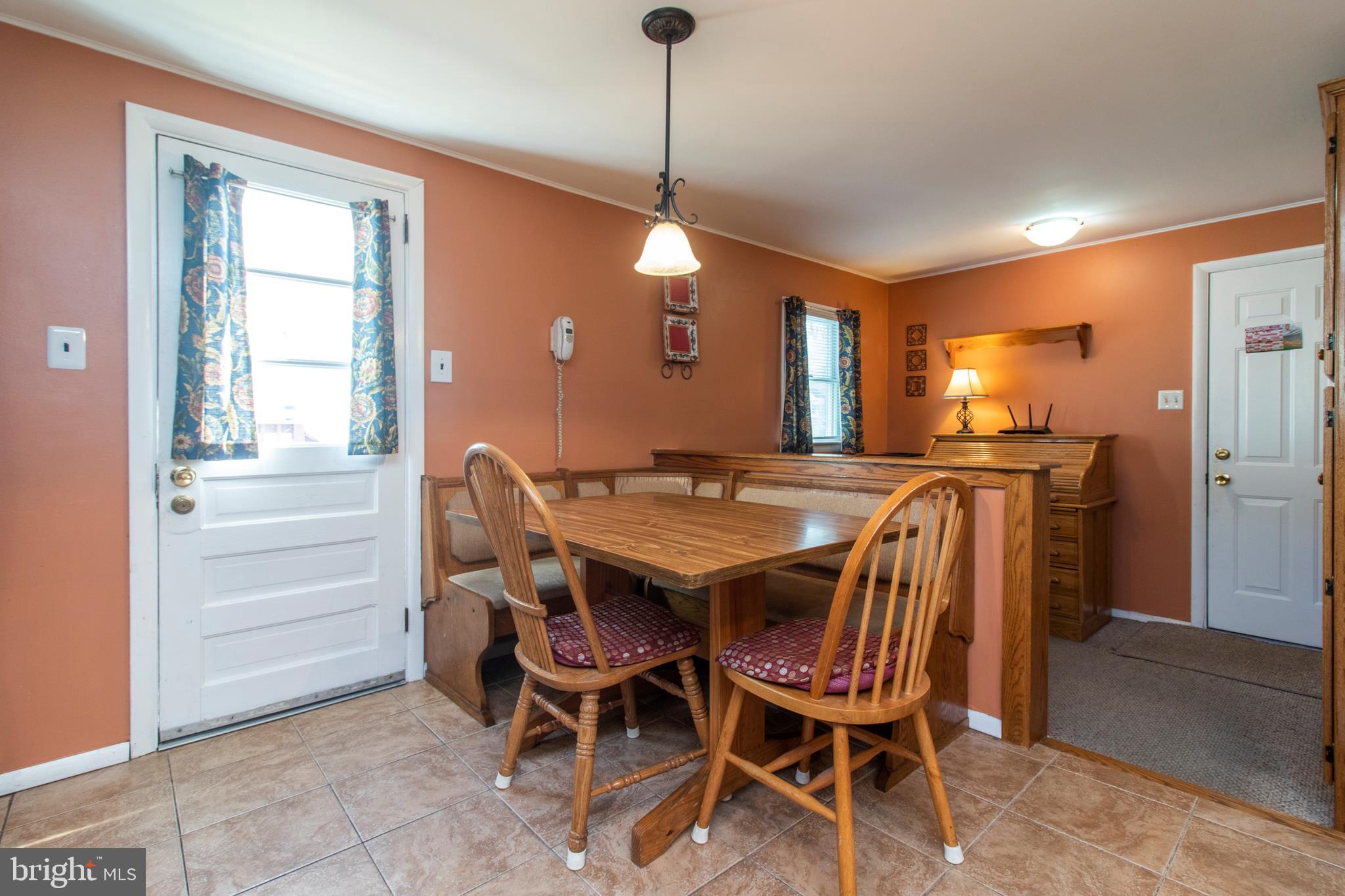 496 Maplewood Road Springfield, PA 19064 - Photo 14 of 35 Eat-In Kitchen