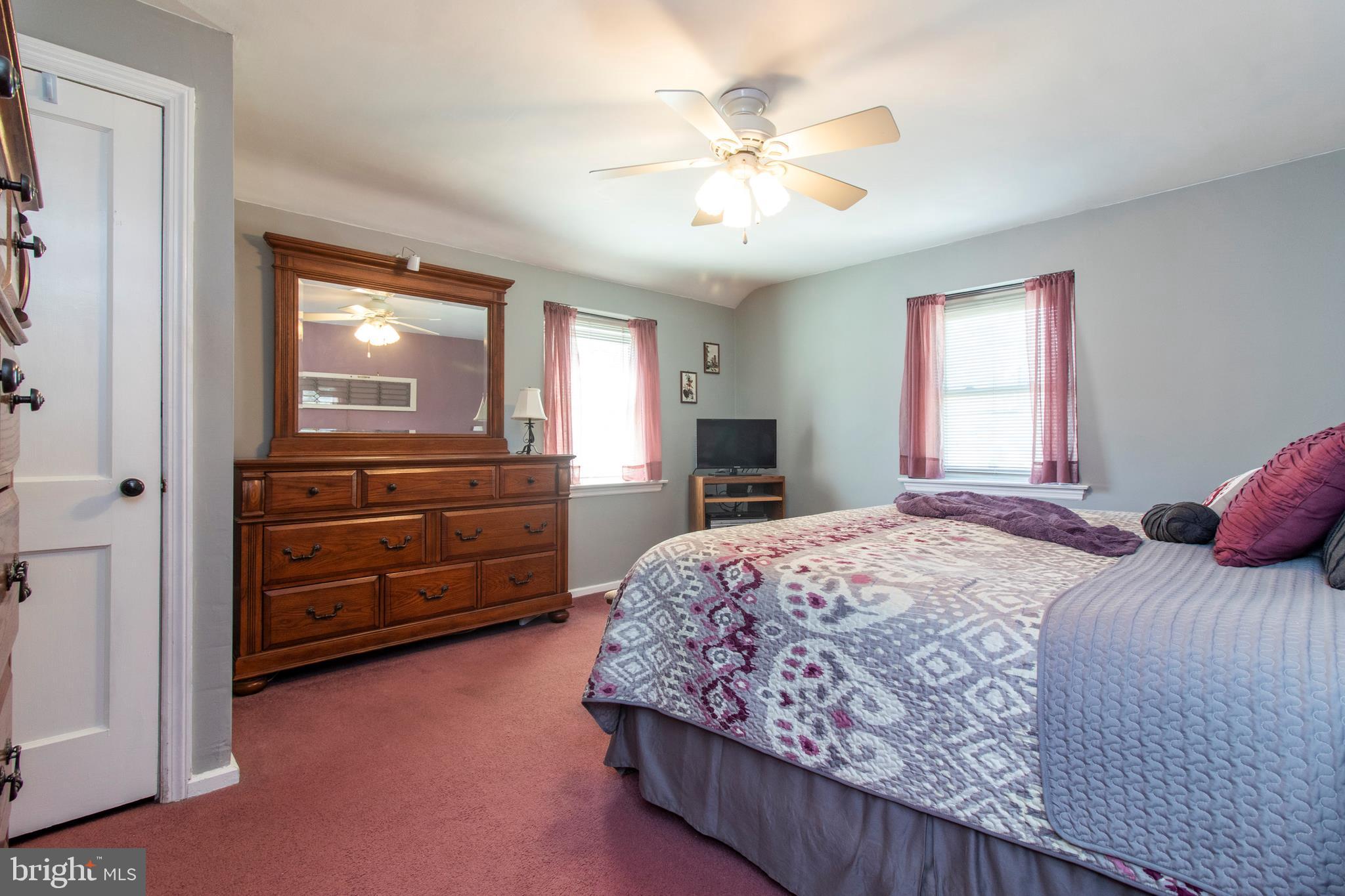 496 Maplewood Road Springfield, PA 19064 - Photo 17 of 35 Master bedroom