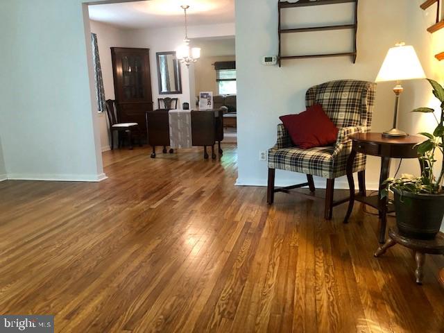 496 Maplewood Road Springfield, PA 19064 - Photo 3 of 35 Living Room with hardwoods (current)