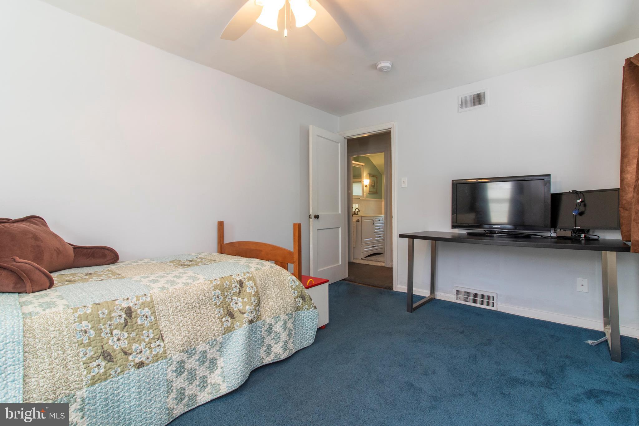 496 Maplewood Road Springfield, PA 19064 - Photo 21 of 35 Bedroom 3