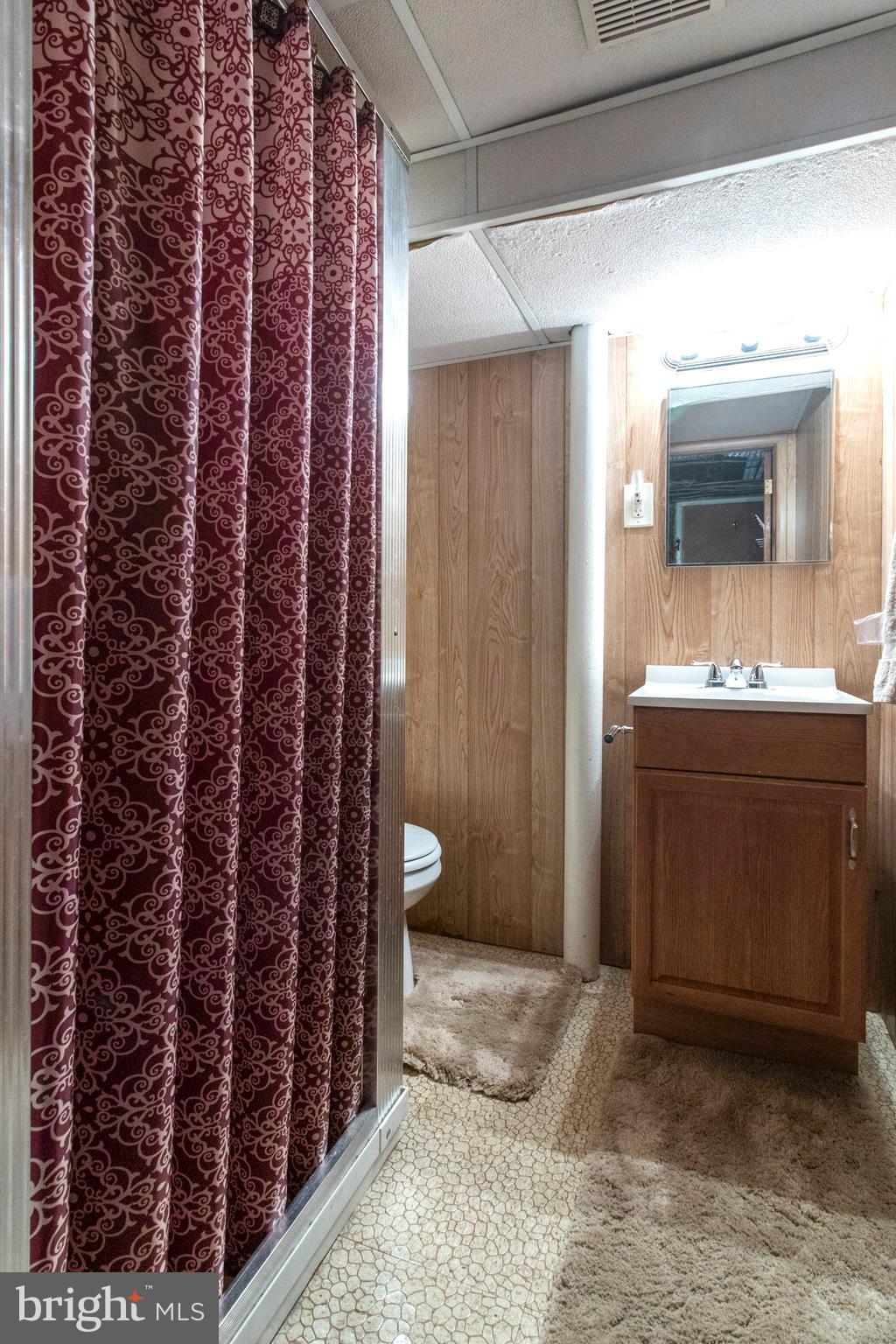 496 Maplewood Road Springfield, PA 19064 - Photo 27 of 35 Basement Full~Bathroom