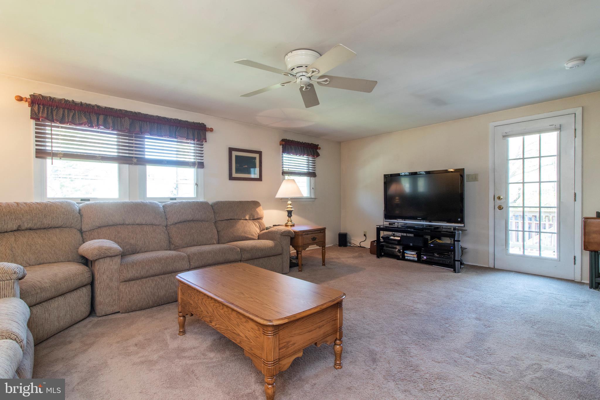 496 Maplewood Road Springfield, PA 19064 - Photo 8 of 35 Family Room