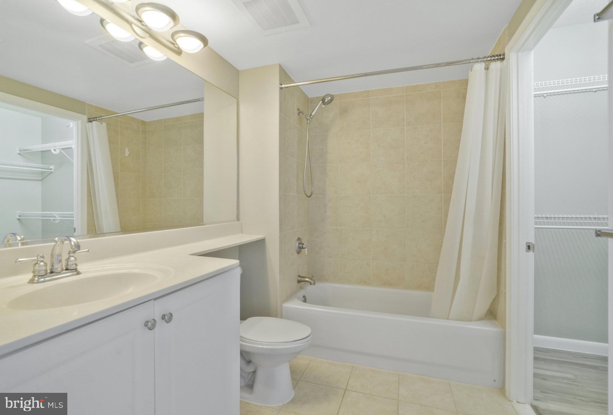 851 North Glebe Road, Unit 1813 Arlington, VA 22203 - Photo 7 of 39 Gallery Image 7