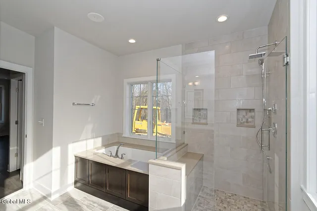 $814,695 | 7 Mapleton Court, Clifton Park, NY 12065