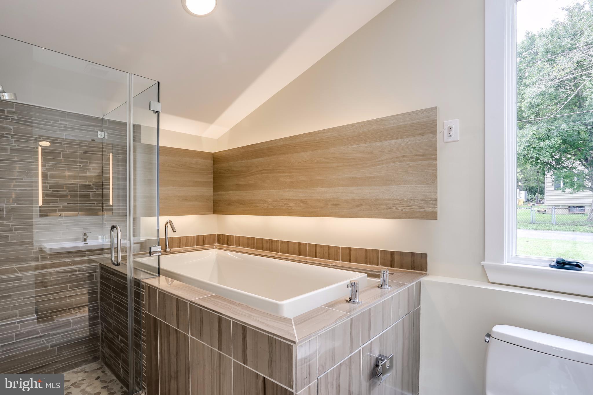 60 George Road Pasadena, MD 21122 - Photo 16 of 30 Bath (Master)