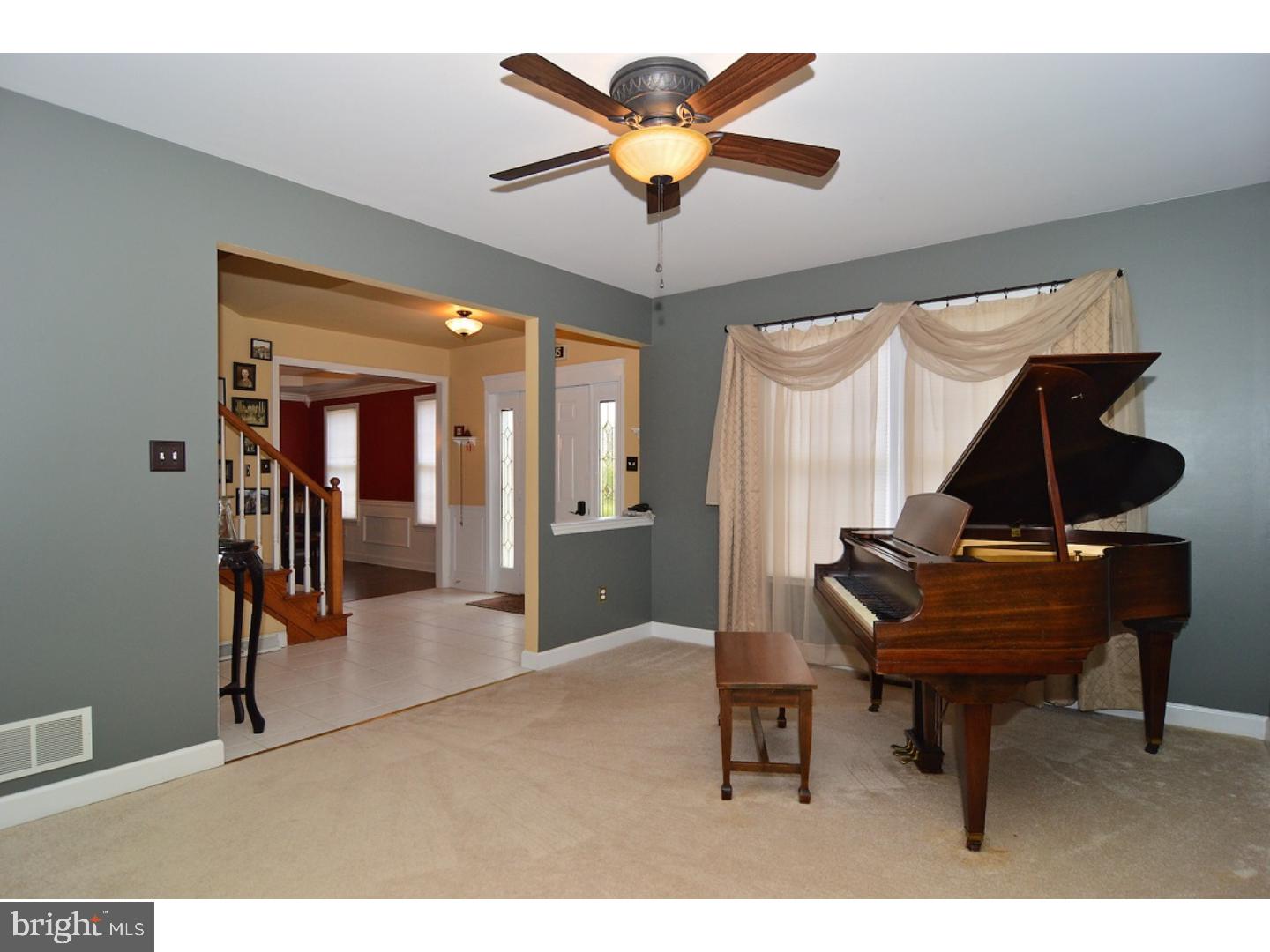 12 Illinois Avenue Reading, PA 19608 - Photo 2 of 25