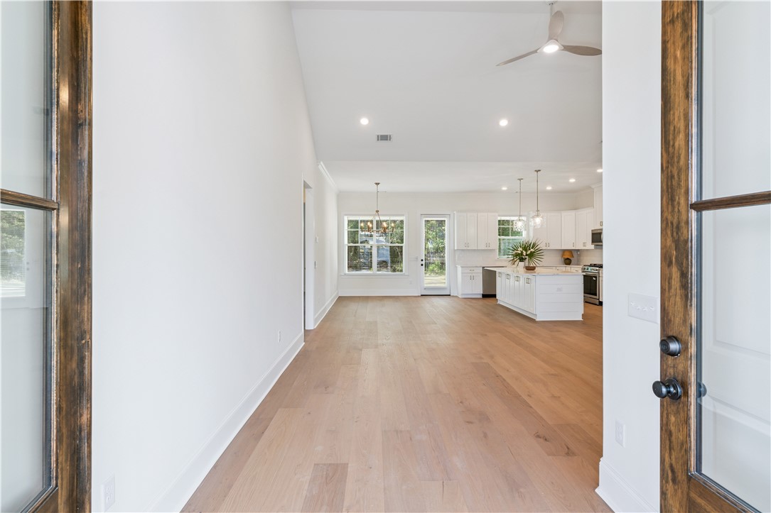 168 Old Wharf Road Brunswick, GA 31523 - Photo 41 of 41 Front entrance to open floor plan