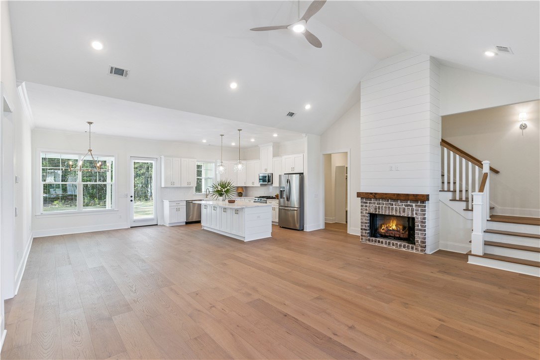 168 Old Wharf Road Brunswick, GA 31523 - Photo 4 of 41 fireside great room