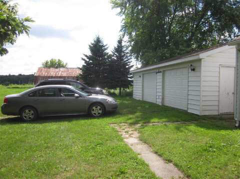 9673 Bancroft Road Bancroft, MI 48414 - Photo 19 of 21 20363556-18.JPG