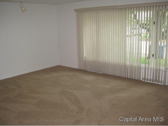 33 Ranger Drive Springfield, IL 62702 - Photo 3 of 16