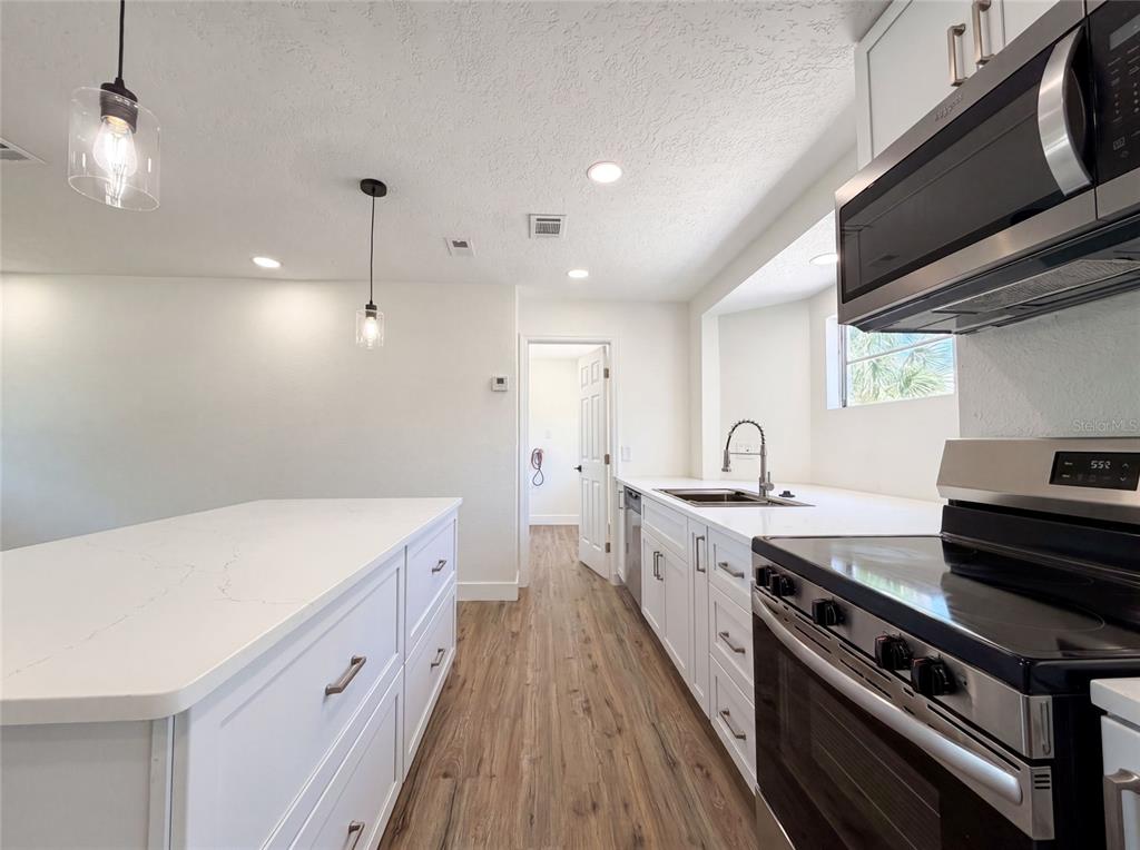 561 Yale Road Venice, FL 34293 - Photo 7 of 22