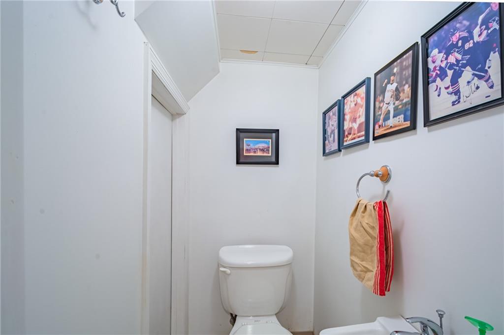 253 Cascade Road Pittsburgh, PA 15221 - Photo 16 of 25 Gallery Image 16