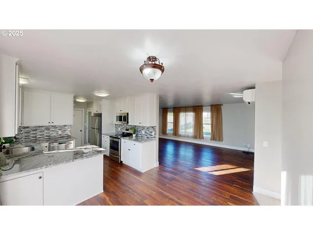 $499,000 | 425 Memory Lane, Brookings, OR 97415