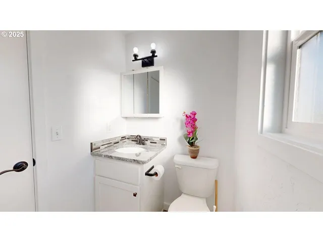 $499,000 | 425 Memory Lane, Brookings, OR 97415