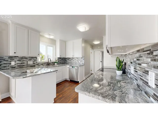 $499,000 | 425 Memory Lane, Brookings, OR 97415