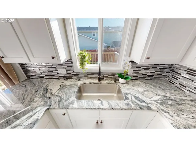 $499,000 | 425 Memory Lane, Brookings, OR 97415