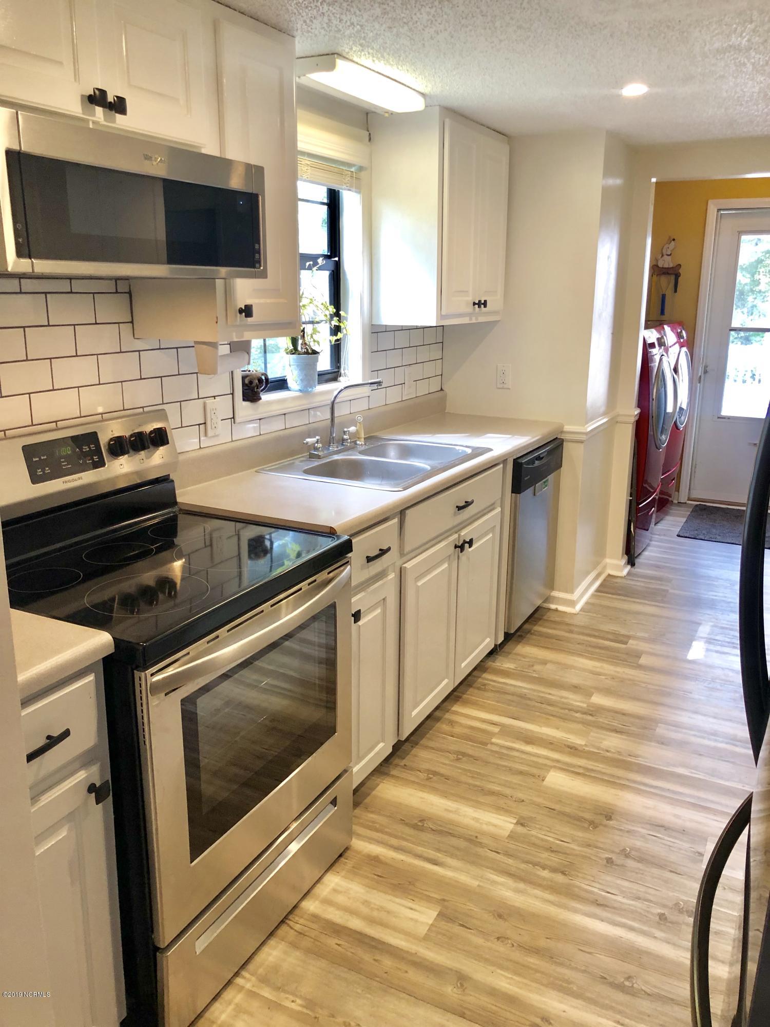 570 Old Folkstone Road Holly Ridge, NC 28445 - Photo 5 of 12 New Appliances and Backsplash