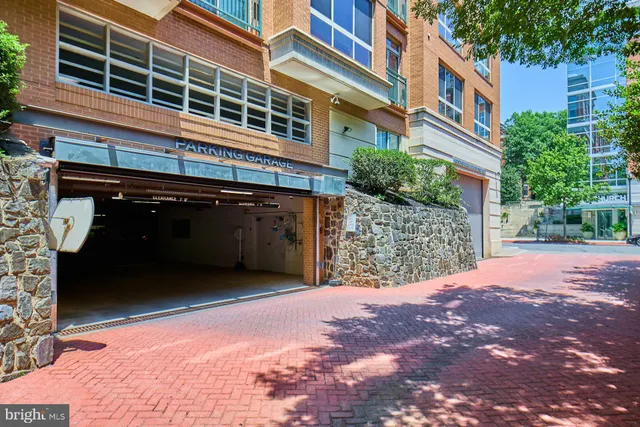 $675,000 | 2200 North Westmoreland Street, Unit 516, Arlington, VA 22213