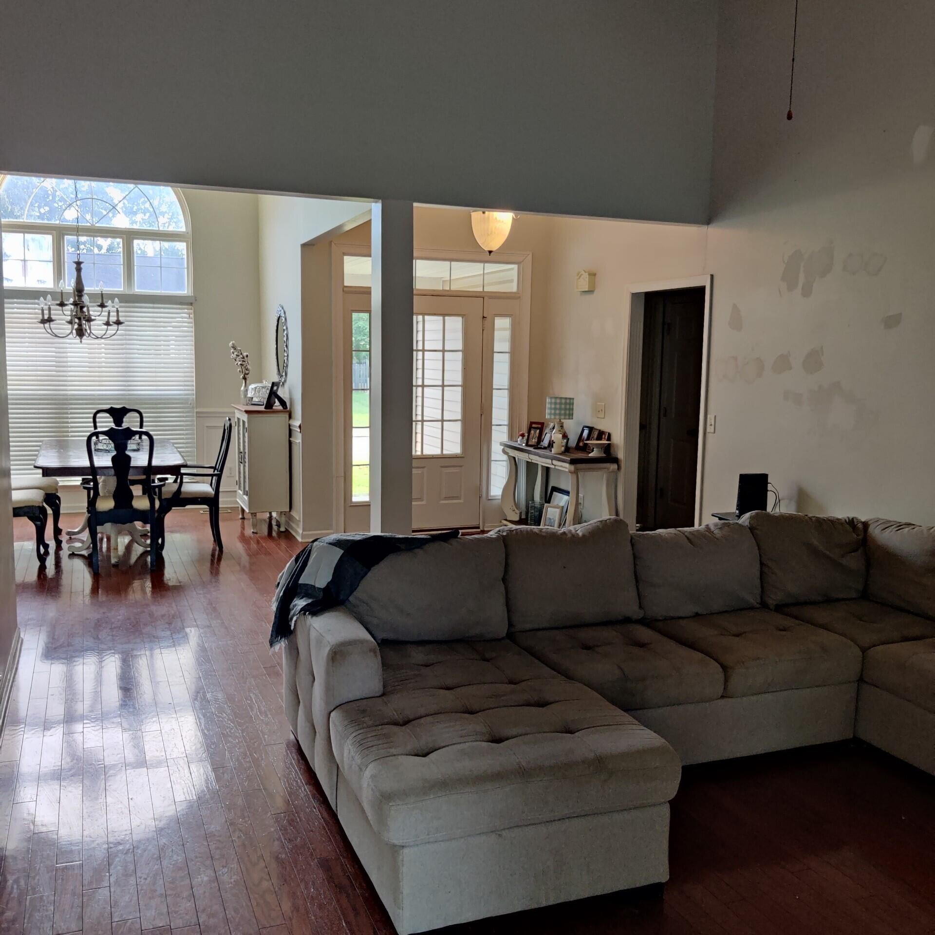 8237 Witherow Way Ooltewah, TN 37363 - Photo 3 of 22 8237 Witherow Way Living room