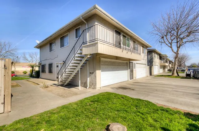 $125,000 | 2855 West Fairmont Avenue, Unit 204, Fresno, CA 93705