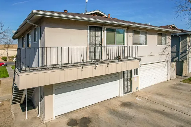 $125,000 | 2855 West Fairmont Avenue, Unit 204, Fresno, CA 93705