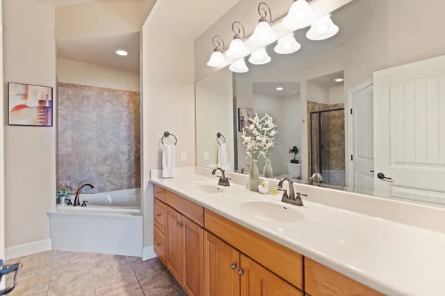 $675,000 | 101 West Bank, Unit 14, Horseshoe Bay, TX 78657