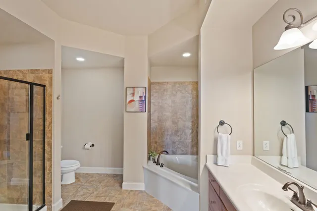 $675,000 | 101 West Bank, Unit 14, Horseshoe Bay, TX 78657