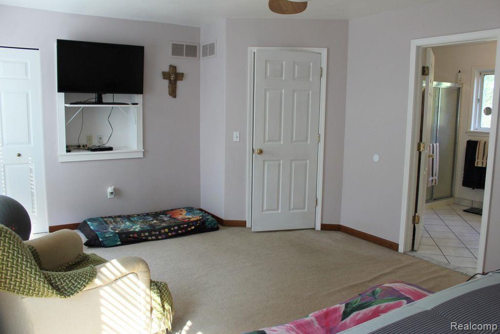 8620 Rattalee Lake Road Clarkston, MI 48348 - Photo 19 of 49