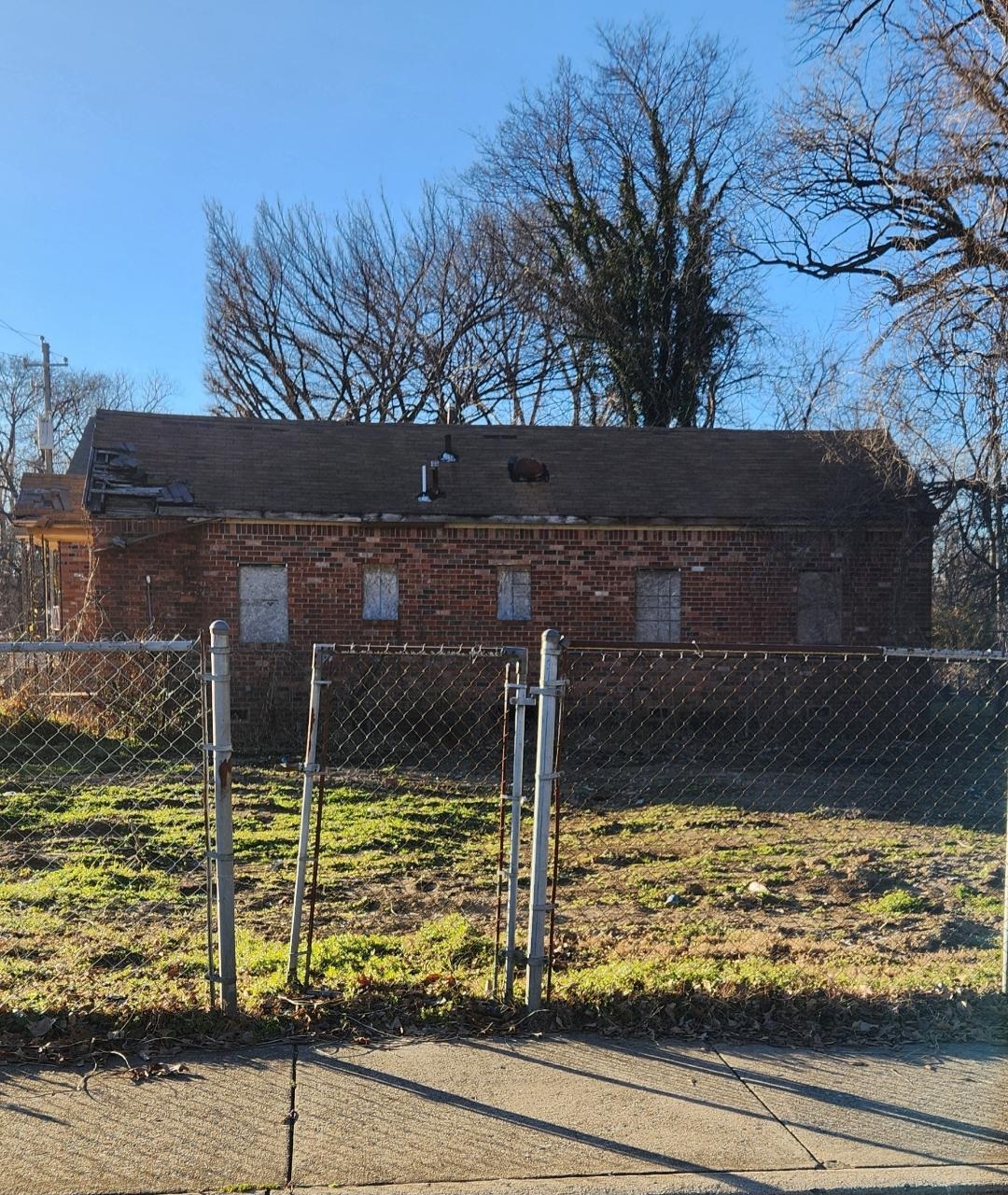 862 Mosby Avenue Memphis, TN 38105 - Photo 3 of 10 a view of swimming pool with an outdoor space