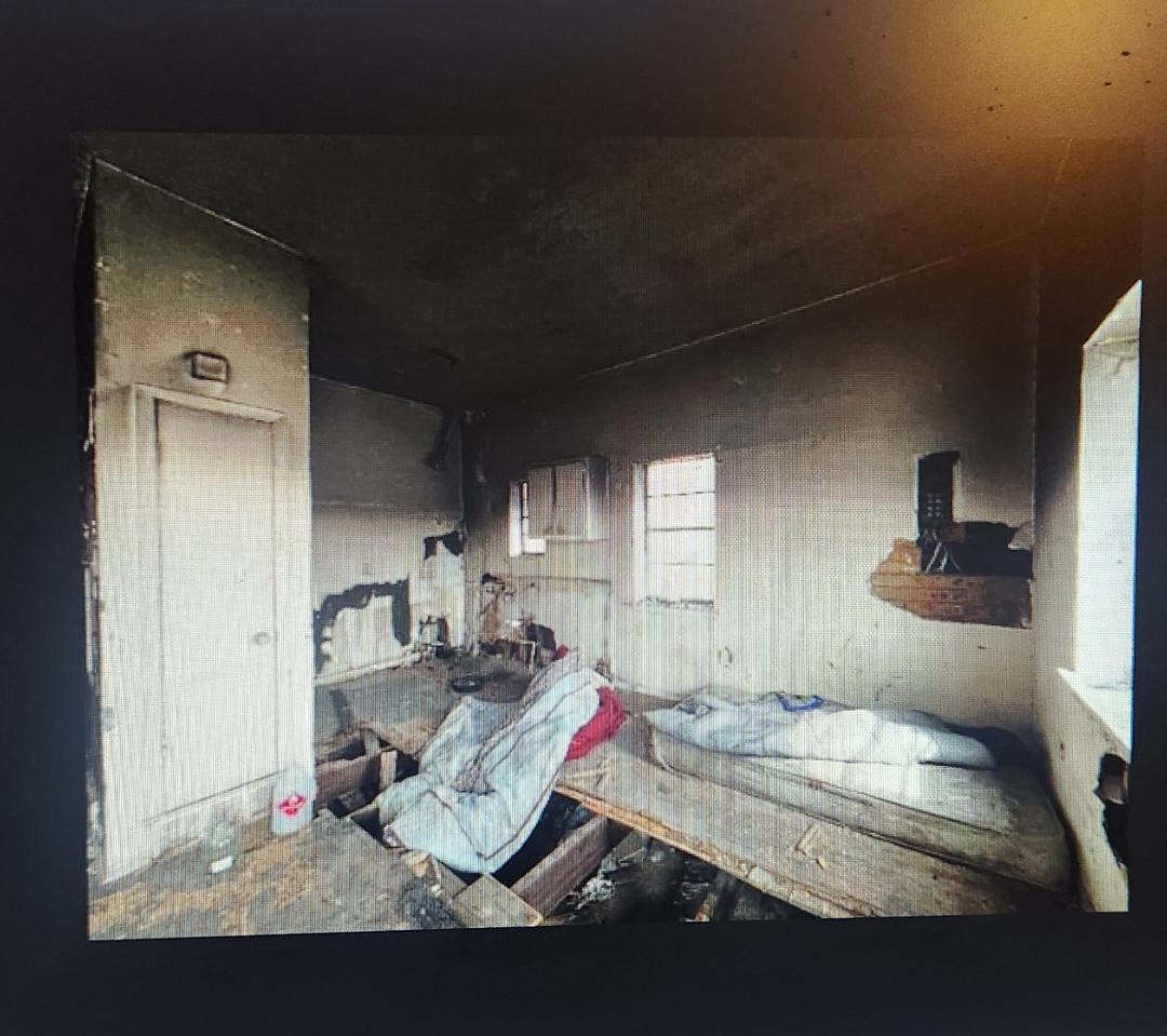 862 Mosby Avenue Memphis, TN 38105 - Photo 7 of 10 a living room with furniture and a rug