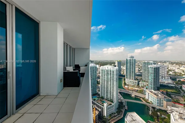 $7,700 | 200 Biscayne Blvd Way, Unit 5109, Miami, FL 33131
