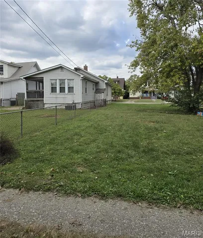 $79,900 | 2440 Iowa Street, Granite City, IL 62040