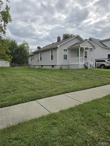 $79,900 | 2440 Iowa Street, Granite City, IL 62040