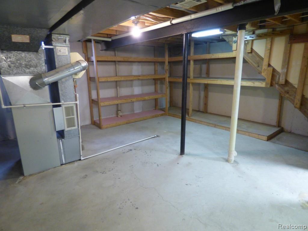 43132 Hanford Road Canton, MI 48187 - Photo 30 of 37 P1110657.jpg