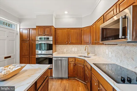$1,490,000 | 539 South Columbus Street, Alexandria, VA 22314