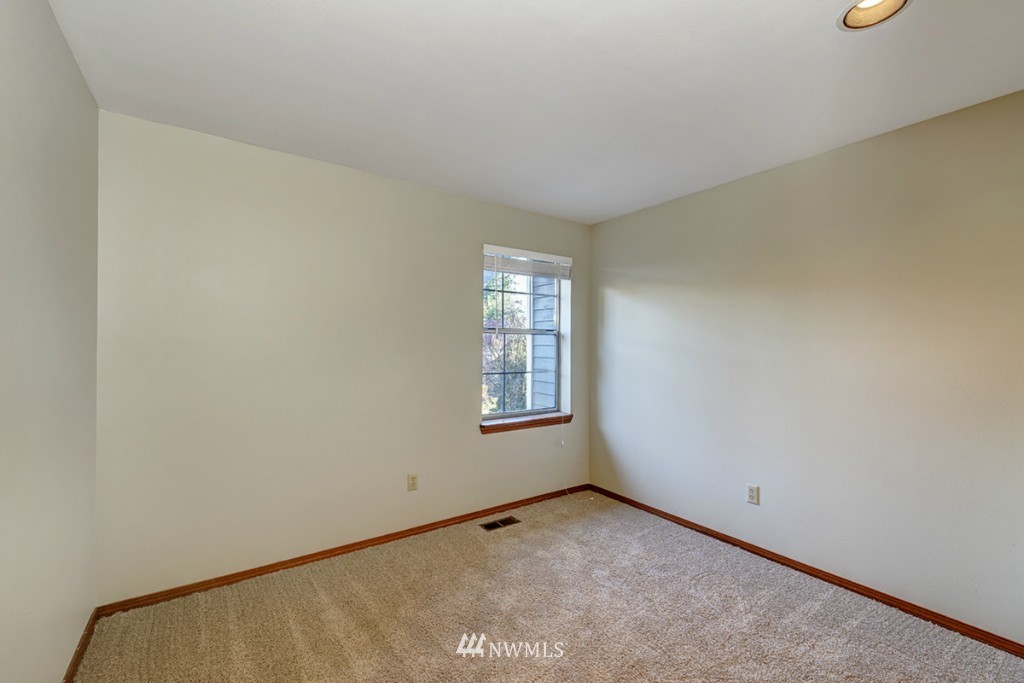 14731 104th Avenue Northeast Bothell, WA 98011 - Photo 14 of 18 Gallery Image 14