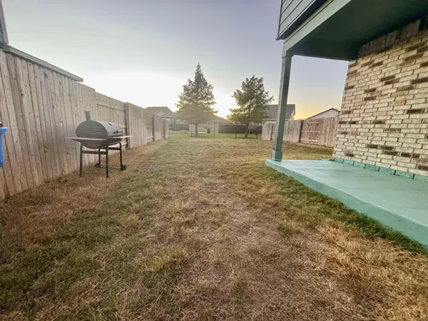 $2,100 | 176 Andross Lane, Bastrop, TX 78602
