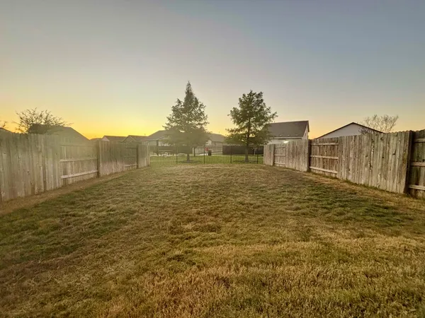 $2,100 | 176 Andross Lane, Bastrop, TX 78602