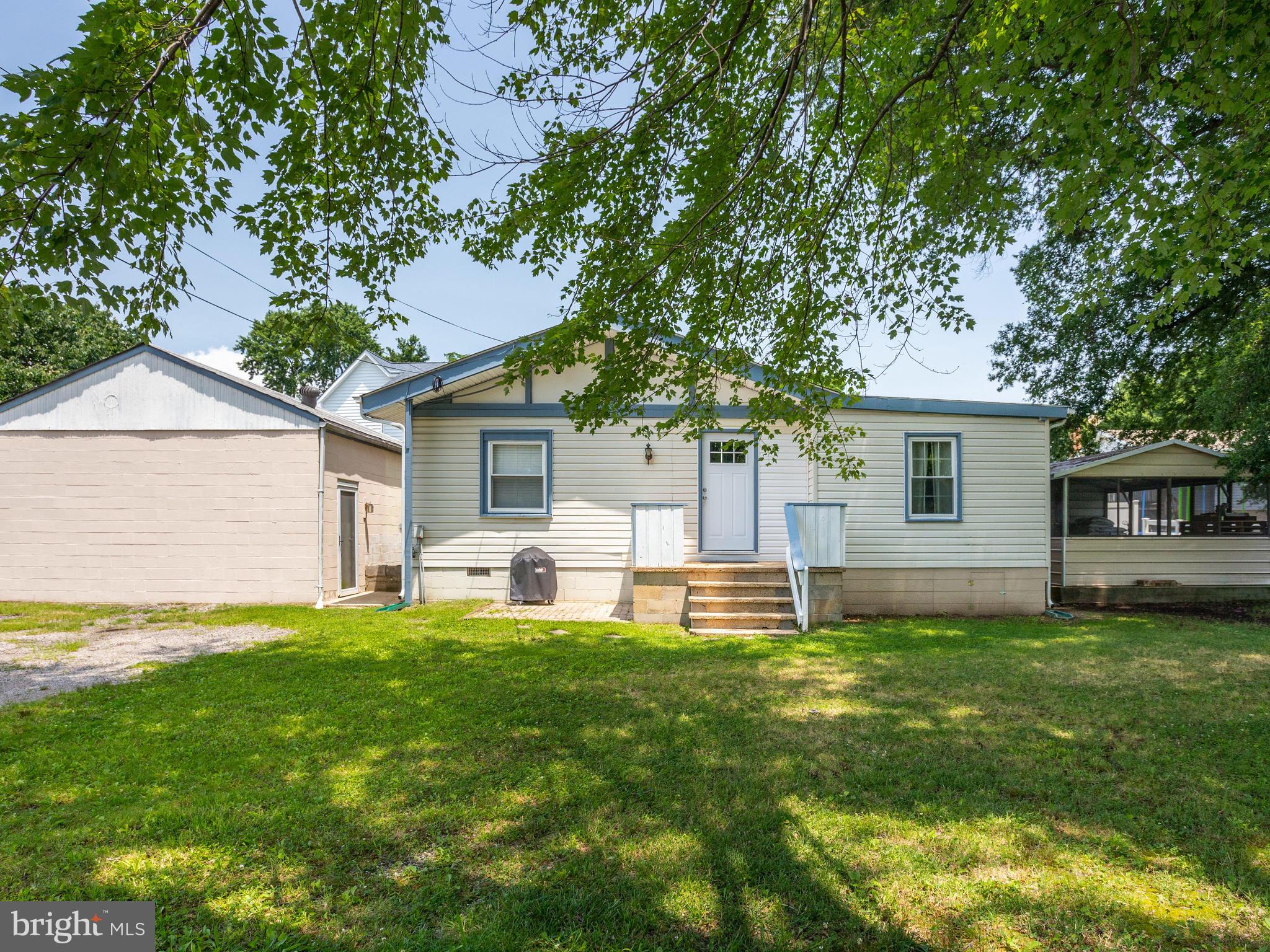 950 Mayo Road Edgewater, MD 21037 - Photo 42 of 46 Three great buildings on 1 flat lot!