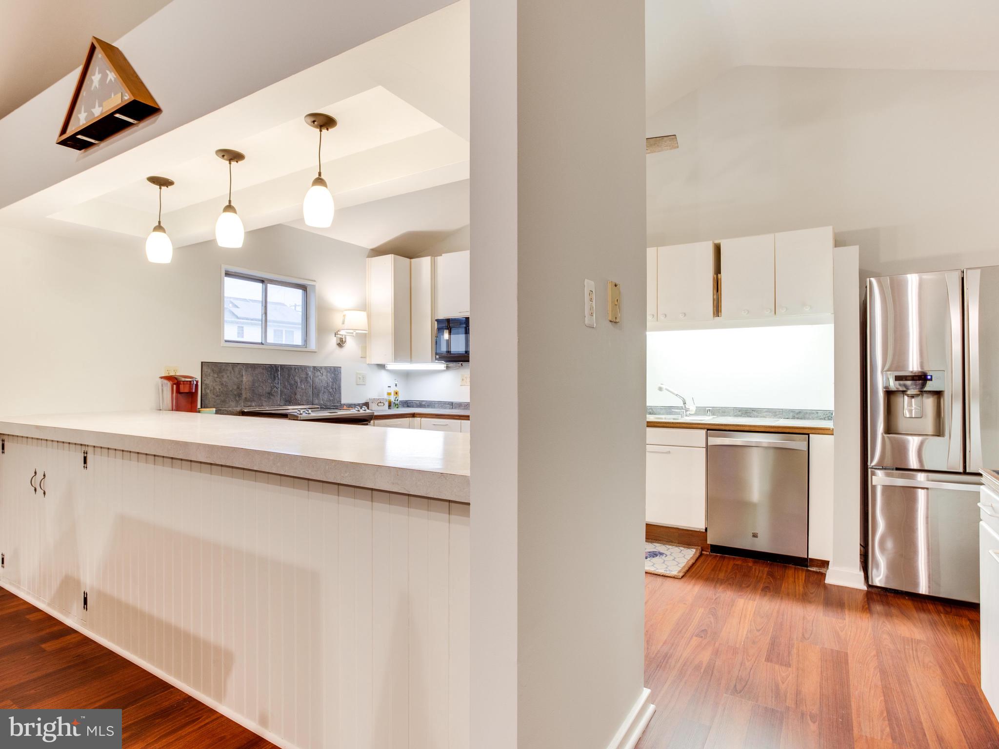 950 Mayo Road Edgewater, MD 21037 - Photo 9 of 46 Open kitchen with huge peninsula