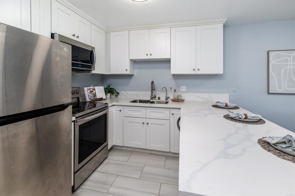 8308 Regents Road, Unit 1H San Diego, CA 92122 - Photo 8 of 24