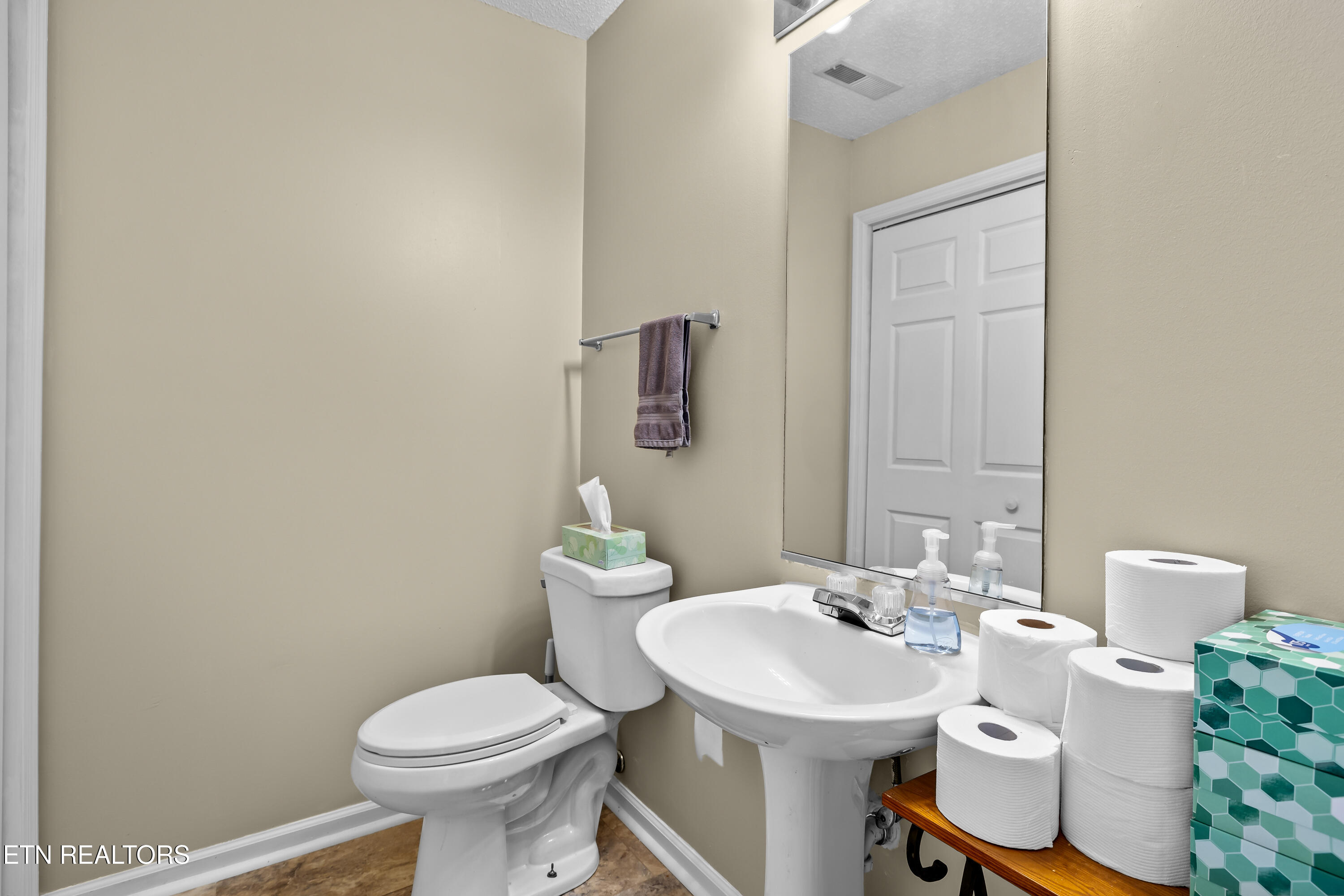 8015 Fenton Way Powell, TN 37849 - Photo 8 of 34 8015FentonWay-8